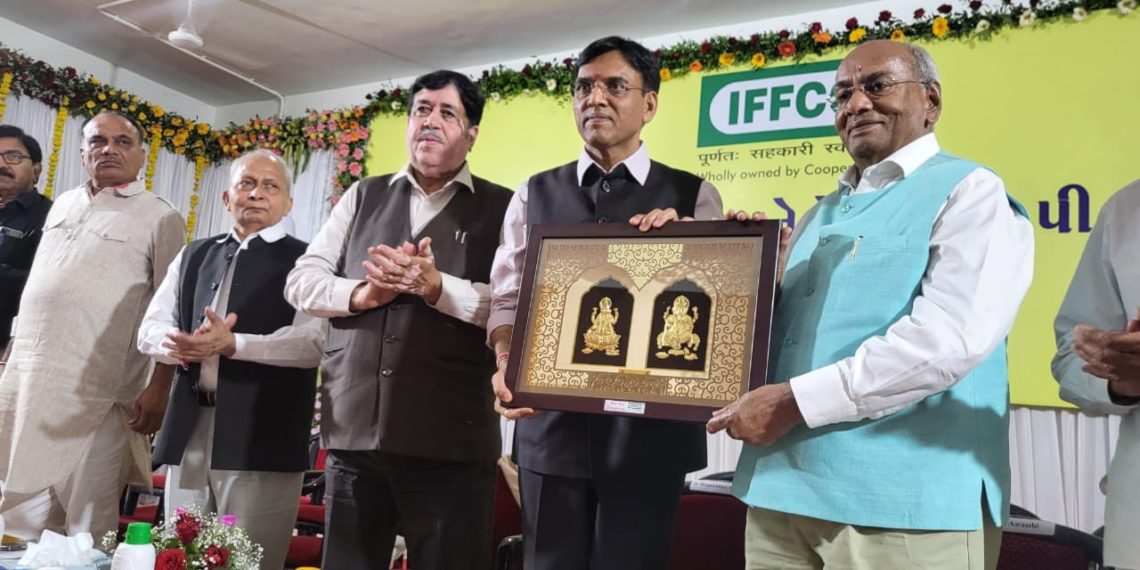 Minister joins hands with IFFCO team to popularize Nano fertilizers