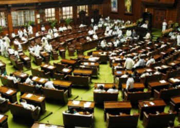 Opposition resents amendment in Maharashtra Co-op Act