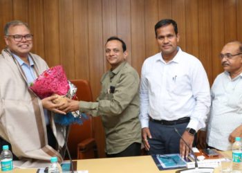 Nabard CGM visits Raigad DCCB; lauds its stellar performance