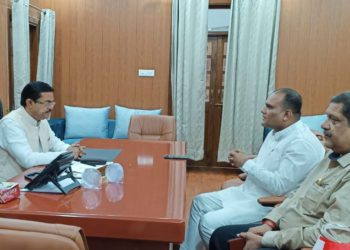 Boosting labour co-ops in MP: Sisodia meets Verma