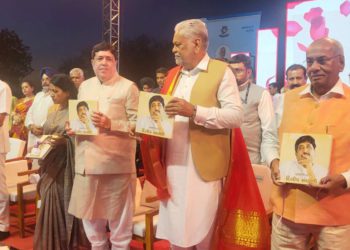 Mega co-op show in Amreli; Book on Sanghani released