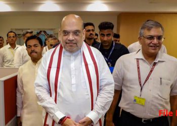 Shah reviews computerization of CRCS office; stresses on transparency