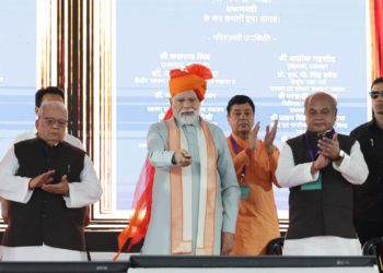 Modi dedicates PMKSKs to nation; Co-operators attend in large numbers