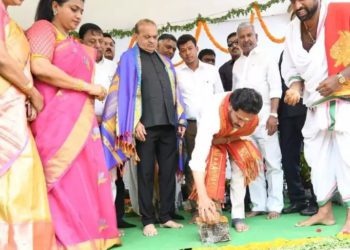 CM lays foundation of Amul unit at closed Vijaya Dairy