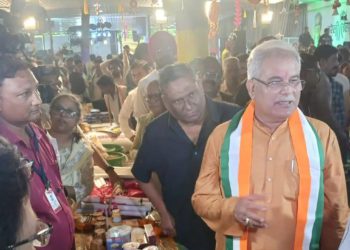 Baghel visits Dairy Co-op, Devbhog stall