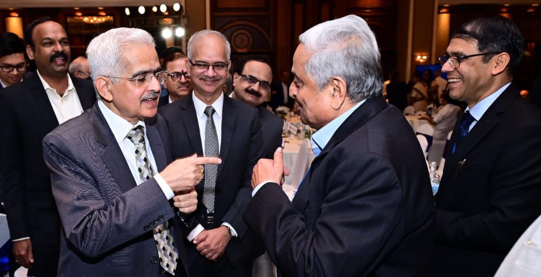 First Time: RBI engages UCBs’ leaders; Thakur & Chandavarkar attend