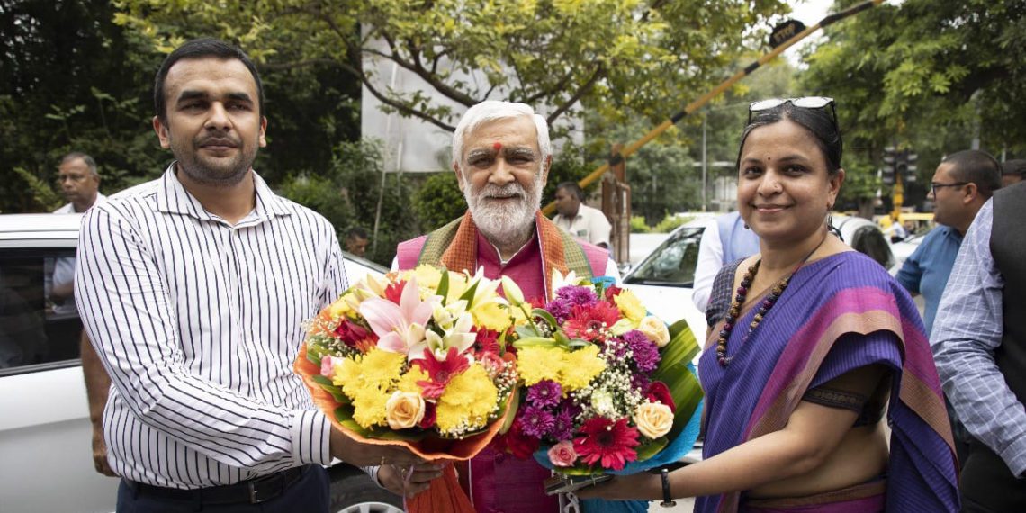 Union Minister flags off mobile vans from NCCF headquarters