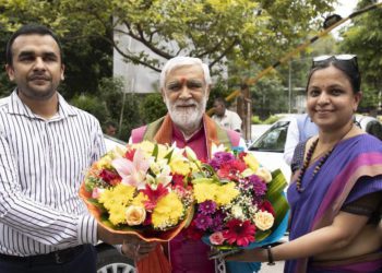 Union Minister flags off mobile vans from NCCF headquarters