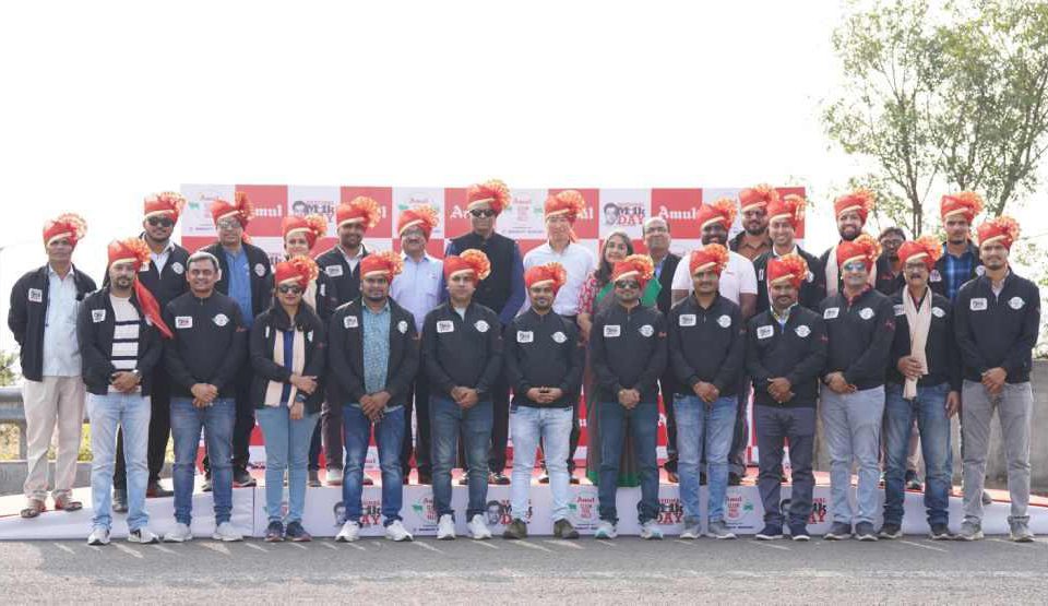 AMUL takes out Clean Fuel Car Rally to mark National Milk Day