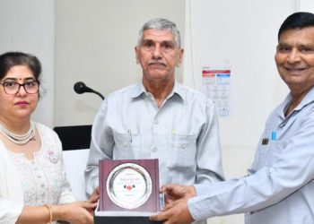 Gajender’s Delhi Health Care Co-op bags award