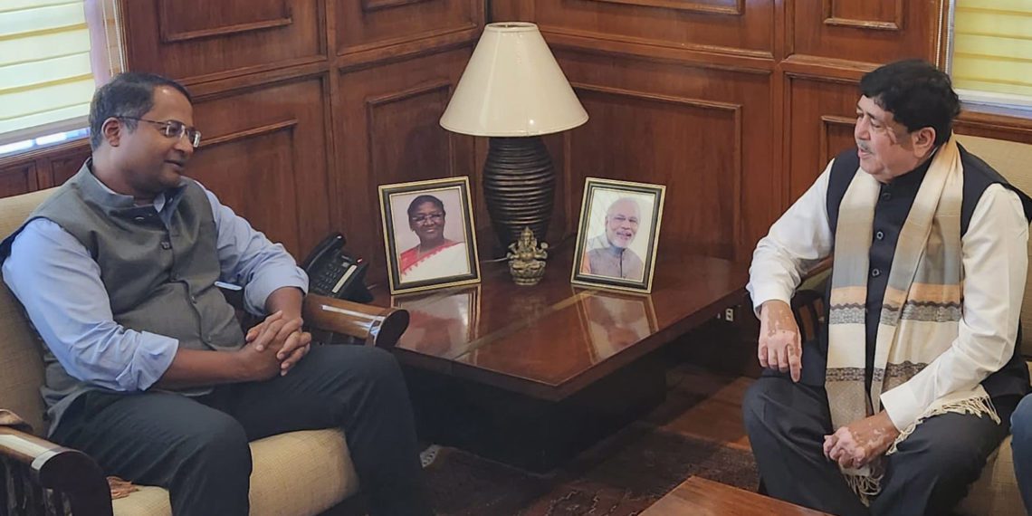 Sanghani meets Ambassador; updates him on Nano