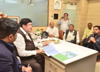 Sanghani meets officials to boost new co-op formation
