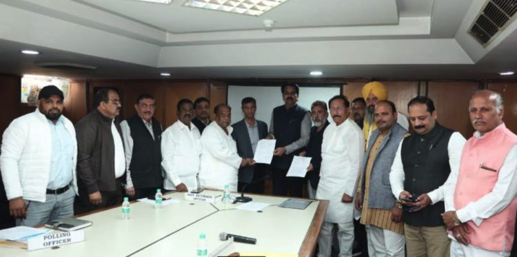Ex-Minister Patil elected President of NFCSF; new team meets Shah