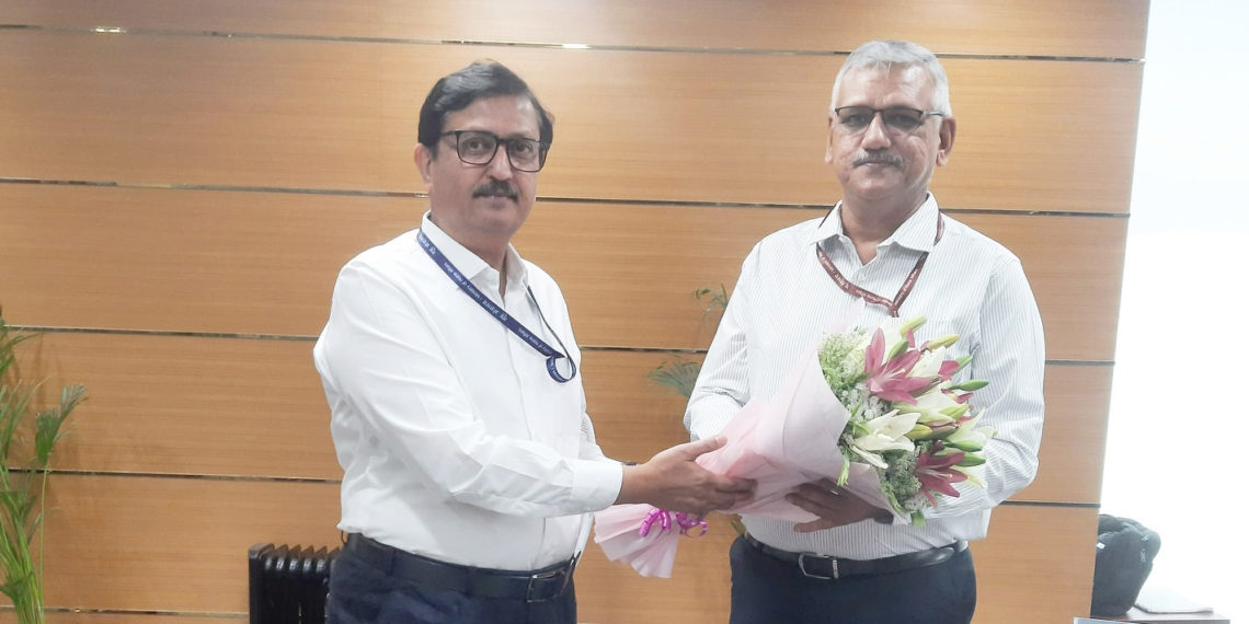 Mahajan calls on CRCS; discusses NCUI growth