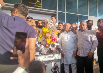 Birthday Bash: Sanghani receives Hero’s welcome from Airport to Amreli