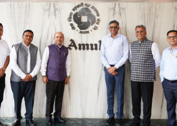 Union Co-op Secretary visits Amul & NDDB