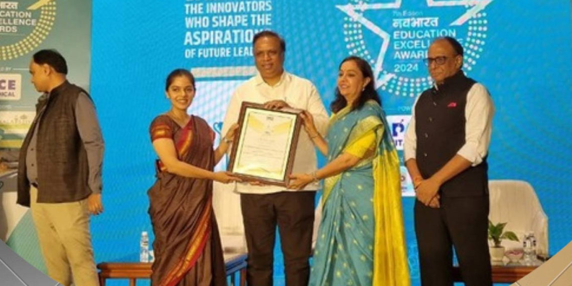 VAMNICOM receives “Best Co-op Institution” Award in Mumbai