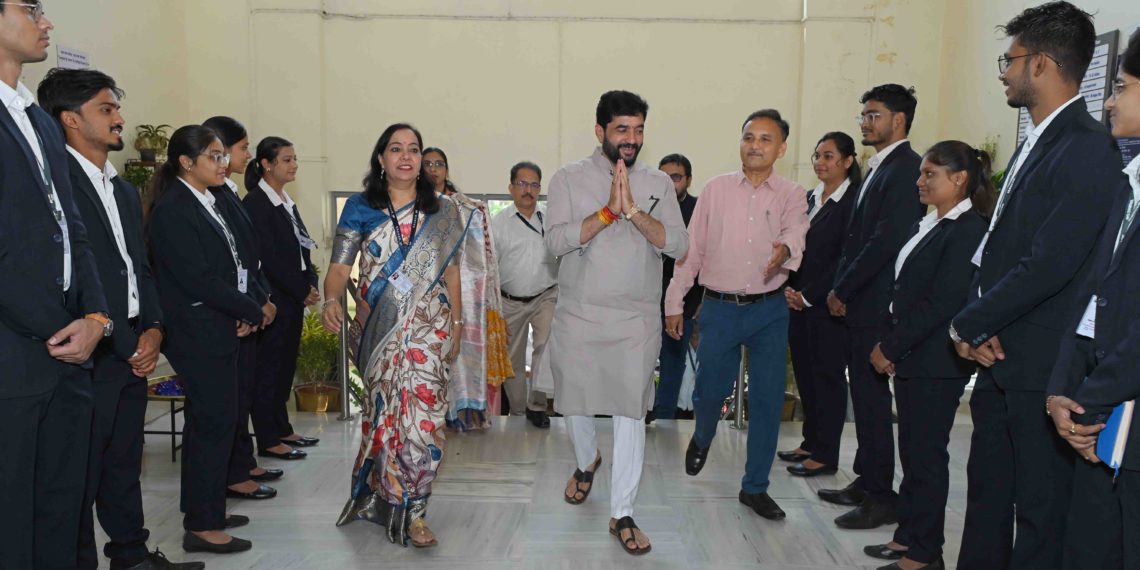 Mohol asks VAMNICOM to work aligning with PM’s vision