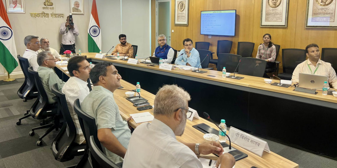 Officials brief Gurjar & Mohol on vision of Co-op Ministry