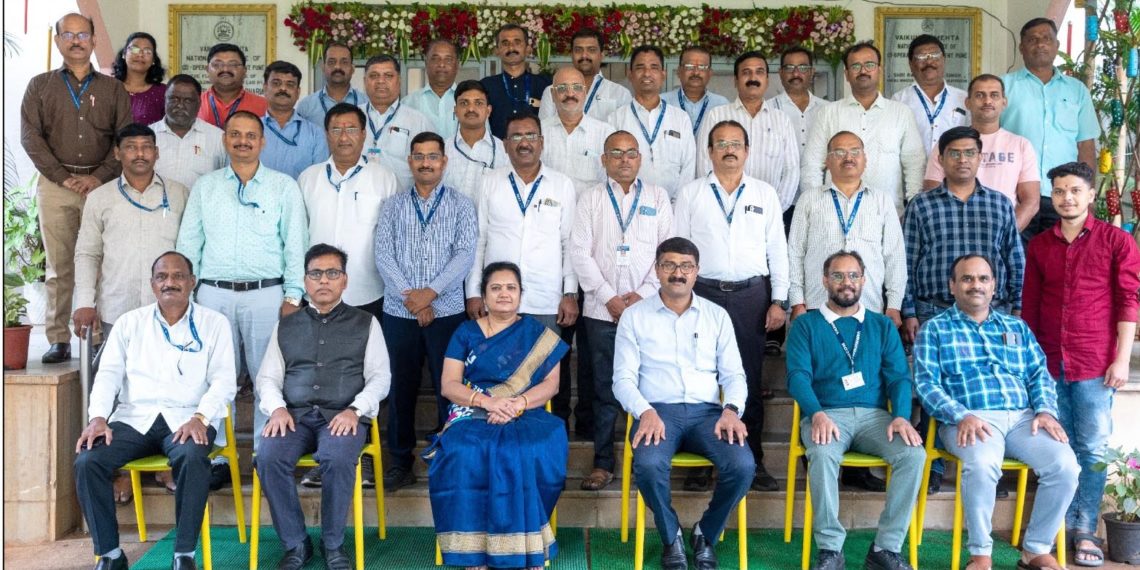 Vamnicom trains Pune DCCB officials on credit management