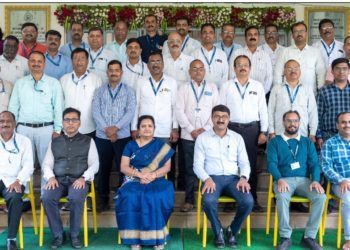 Vamnicom trains Pune DCCB officials on credit management
