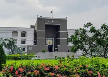 RoC to file affidavit related to Gujarat Co-op Act, 1962