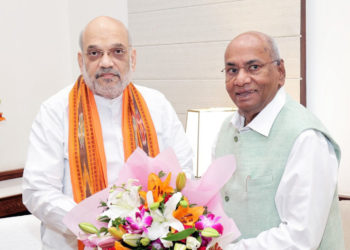 IFFCO MD meets Shah; briefs him on upcoming ICA event