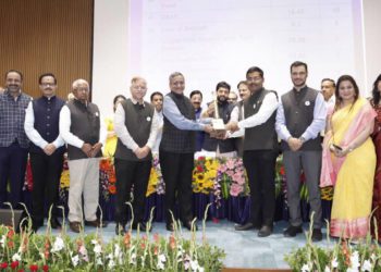 Mohol confers ‘Best Co-op Bank’ Award to Cosmos Bank