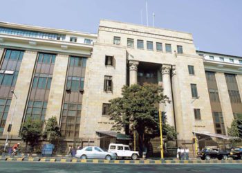 RBI fines five co-op banks; extends Directives on two
