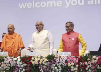 Maha Guv launches Cosmos Bank’s initiative for small entrepreneurs