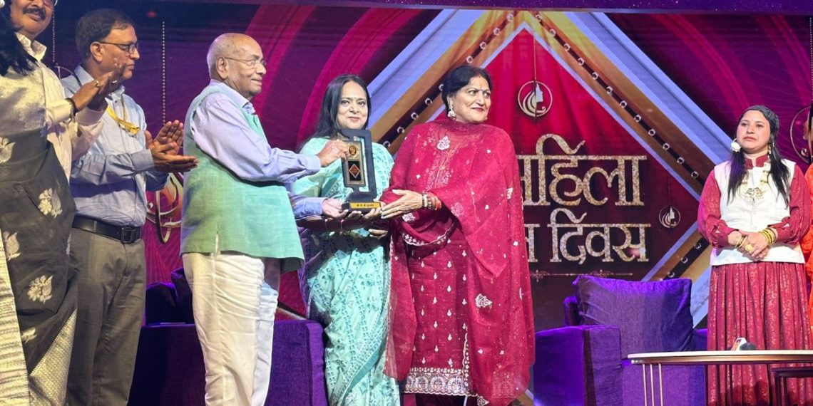 IFFCO MD honours inspirational women farmers