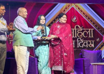 IFFCO MD honours inspirational women farmers