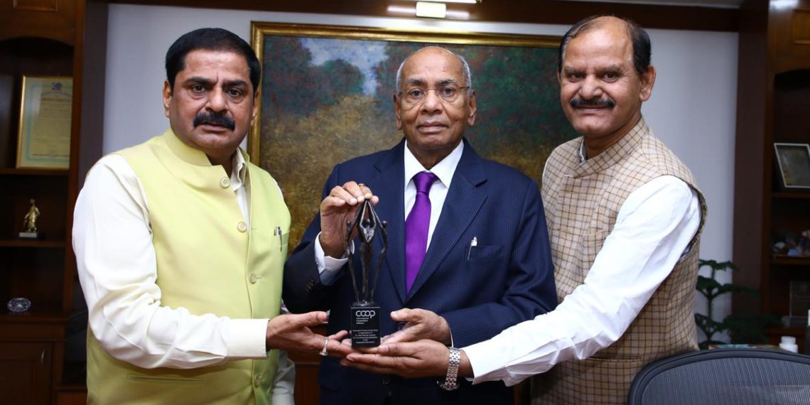 Chairmen of Officers’ & Employees’ Unions greet MD