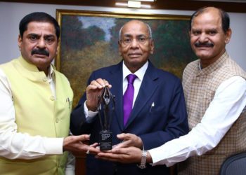 Chairmen of Officers’ & Employees’ Unions greet MD