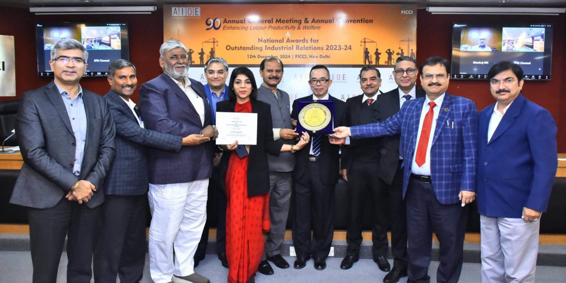 IFFCO wins AIOE Outstanding Industrial Relations Award