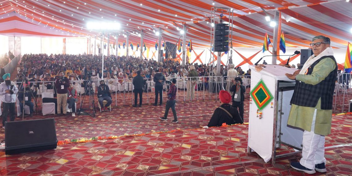 Punjab Governor critical of nepotism in co-ops