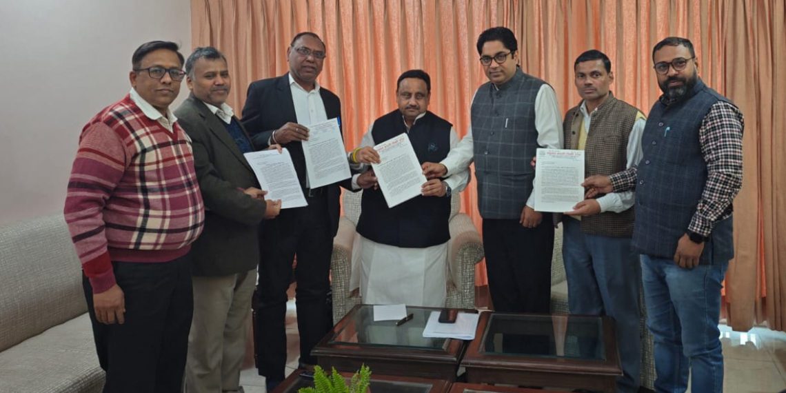 Delhi Thrift & Credit Coop leaders meet Khandelwal