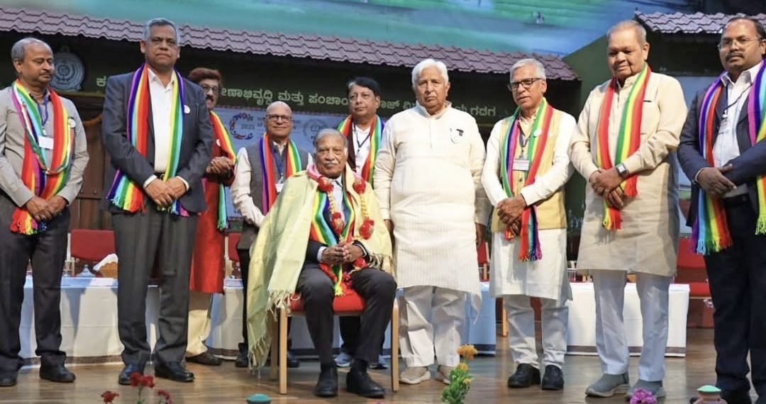 “Sahkari Karmveer” Amin felicitated by Karnataka Minister H.K. Patil