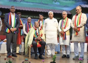 “Sahkari Karmveer” Amin felicitated by Karnataka Minister H.K. Patil