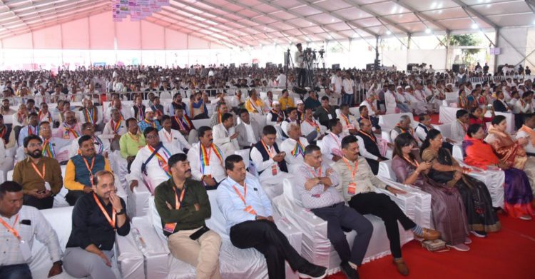 Co-op Kumbh draws massive crowd; Guv applauds credit co-op roles