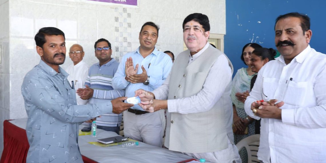 Celebrating IYC 25: Amreli DCCB distributes ATM card