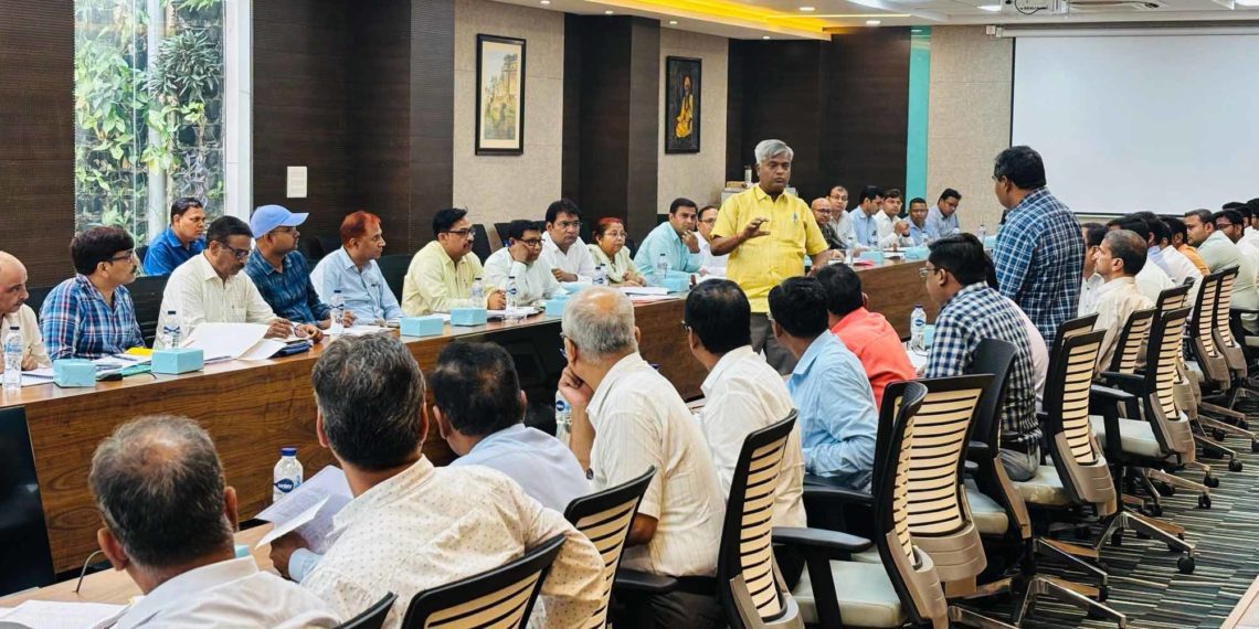 UP Co-op Commissioner reviews Kanpur Mandal operations