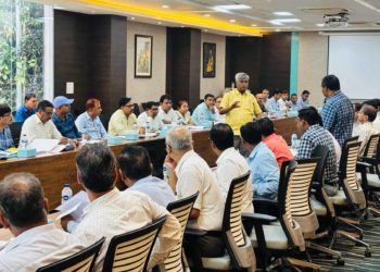 UP Co-op Commissioner reviews Kanpur Mandal operations