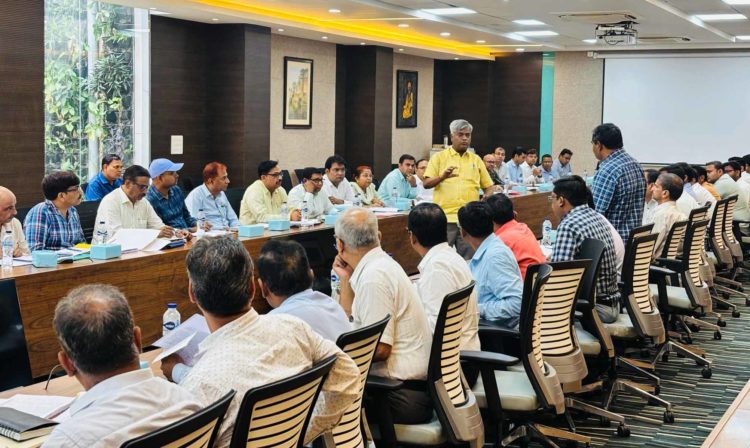 UP Co-op Commissioner reviews Kanpur Mandal operations