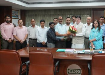 IFFCO: Newly elected Union leaders meet Sanghani