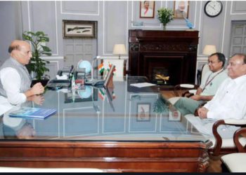 NAFED briefs Defence Minister on Army Pulses Supply