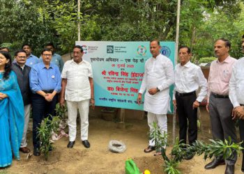 Delhi Minister attends NCUI event to mark Coop Day