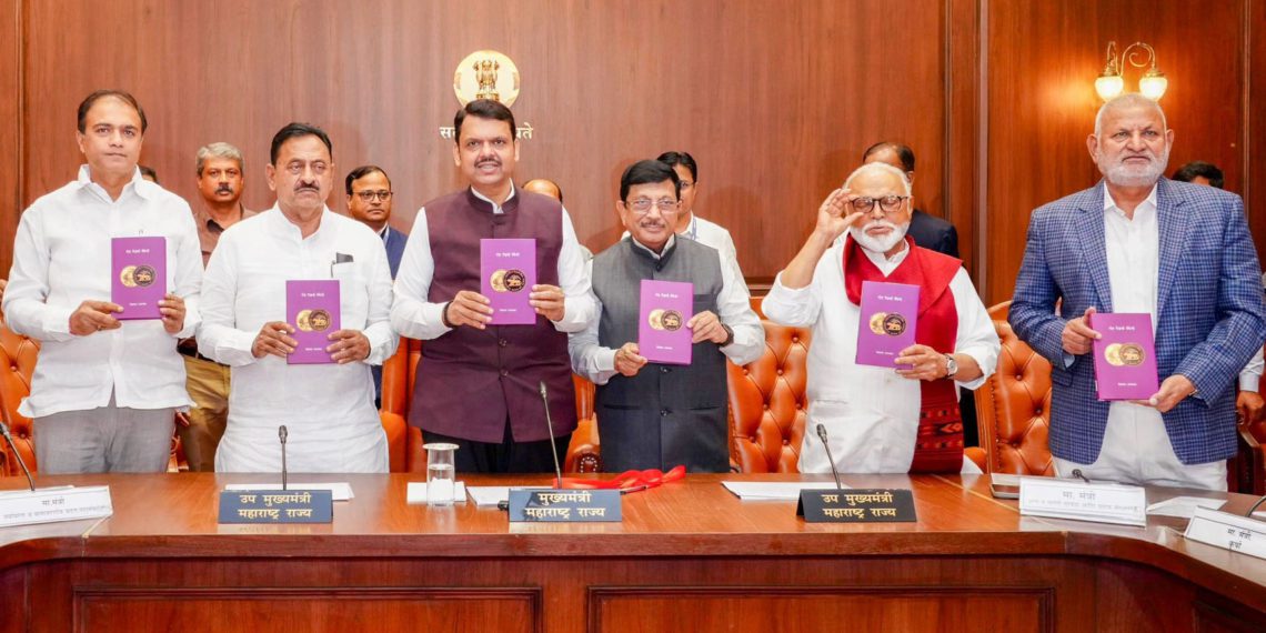 CM unveils Anaskar authored book on RBI’s evolution