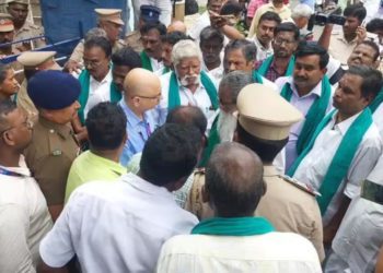 Farmers protest Credit Score Rule for loans