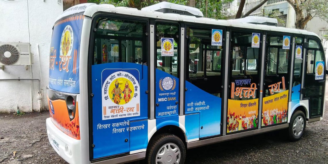 MSCB donates Sahakar Bhakti-Rath to a temple